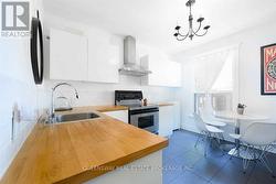 UPPER - 17 FAIRHOLT ROAD S Hamilton, ON L8M 2T2