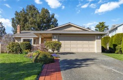 4259 Panorama Dr Saanich, BC V8X 4X9