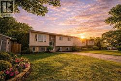 99 VERMONT Amherstburg, ON N9V 3Z5