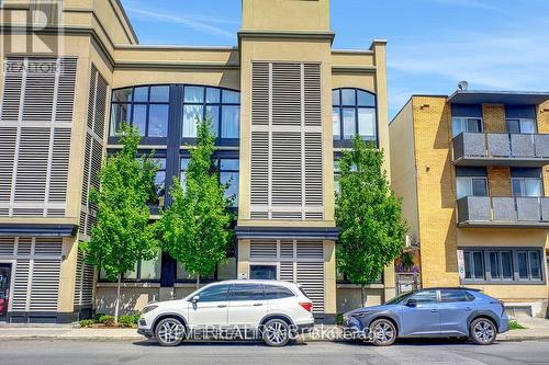 4 - 509 GLADSTONE AVENUE  Ottawa, ON K1R 5N9