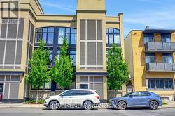 4 - 509 GLADSTONE AVENUE  Ottawa, ON K1R 5N9