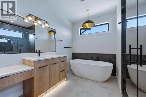 1120 Collinson Court, Kelowna, BC - Indoor Photo Showing Bathroom