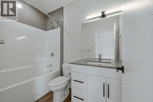 1120 Collinson Court, Kelowna, BC - Indoor Photo Showing Bathroom