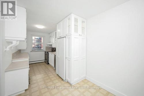 201 - 9 Grant Boulevard, Hamilton (Dundas), ON - Indoor