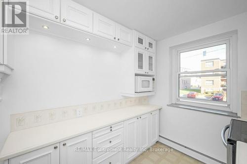 201 - 9 Grant Boulevard, Hamilton (Dundas), ON - Indoor