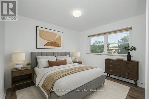 201 - 9 Grant Boulevard, Hamilton (Dundas), ON - Indoor Photo Showing Bedroom