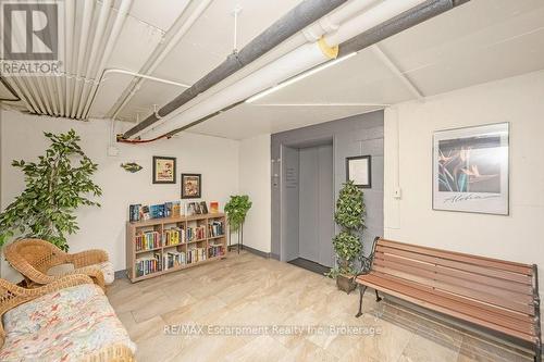 201 - 9 Grant Boulevard, Hamilton (Dundas), ON - Indoor