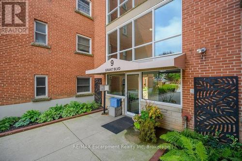 201 - 9 Grant Boulevard, Hamilton (Dundas), ON - Outdoor With Exterior