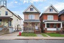 209 GLENDALE AVENUE N  Hamilton, ON L8L 7K2