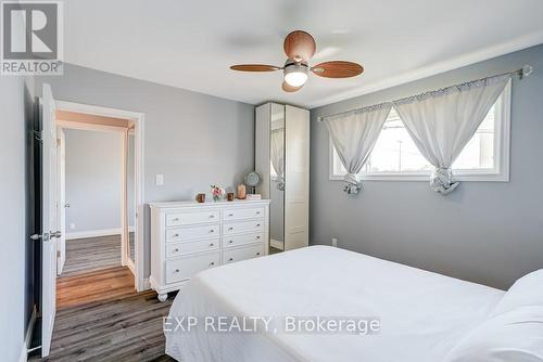 42 Terrace Drive, Hamilton, ON - Indoor Photo Showing Bedroom