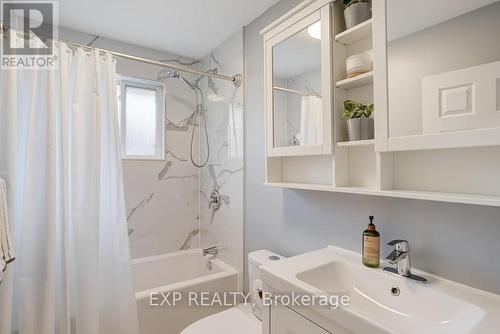 42 Terrace Drive, Hamilton, ON - Indoor Photo Showing Bathroom