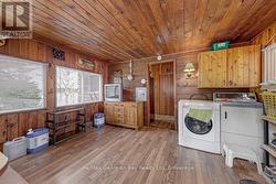 Main Cottage Mudroom With Laundry - 