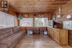 Mud Room Easily turned into another Bedroom - 