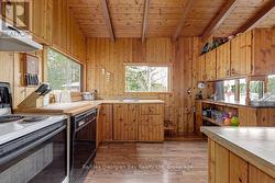 Main Cottage Kitchen - 