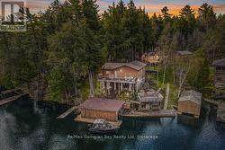 2 Cottages, 2 Boathouses - 