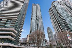 4501 - 16 HARBOUR STREET Toronto, ON M5J 2Z7