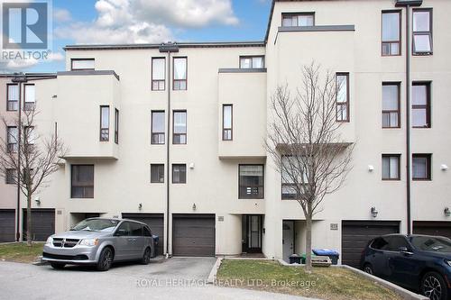 6 - 24 REID DRIVE  Mississauga, ON L5M 2A6