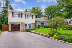 872 LAW STREET Oshawa, ON L1G 4M4