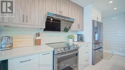 456 Silver Birch Drive, Tiny, ON - Indoor Photo Showing Kitchen