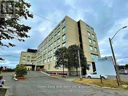 325 ARCHIBALD STREET S Thunder Bay, ON P7E 1G6