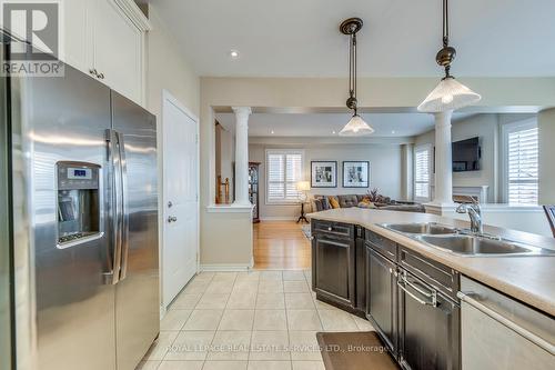 4709 Irena Avenue, Burlington, ON - Indoor Photo Showing Kitchen With Double Sink