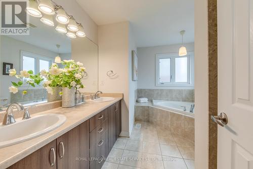4709 Irena Avenue, Burlington, ON - Indoor Photo Showing Bathroom
