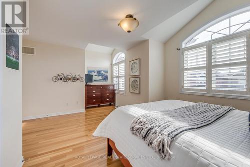 4709 Irena Avenue, Burlington, ON - Indoor Photo Showing Bedroom