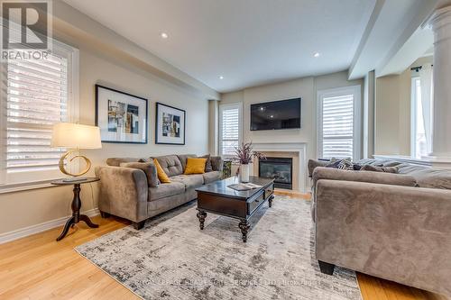 4709 Irena Avenue, Burlington, ON - Indoor Photo Showing Living Room With Fireplace