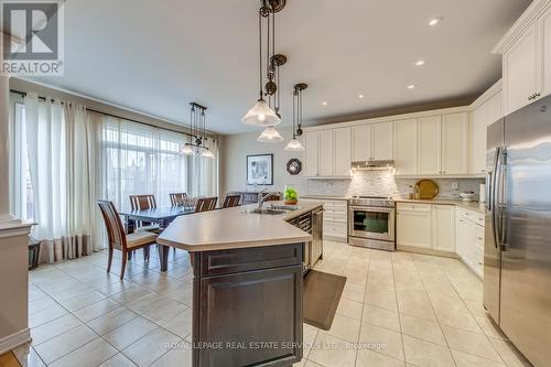 4709 Irena Avenue, Burlington, ON - Indoor Photo Showing Kitchen