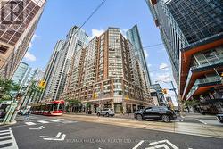 703 - 717 BAY STREET Toronto, ON M5G 2J9