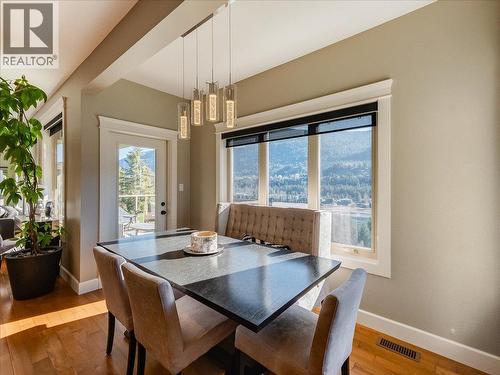 3733 Williston Road, Castlegar, BC - Indoor Photo Showing Dining Room