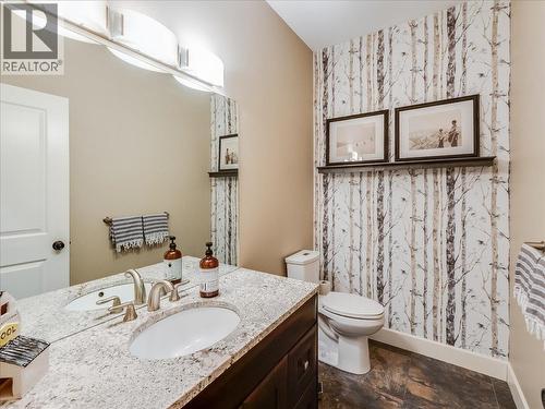 3733 Williston Road, Castlegar, BC - Indoor Photo Showing Bathroom
