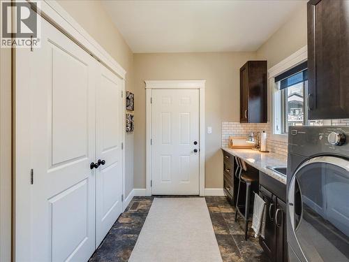 3733 Williston Road, Castlegar, BC - Indoor Photo Showing Laundry Room