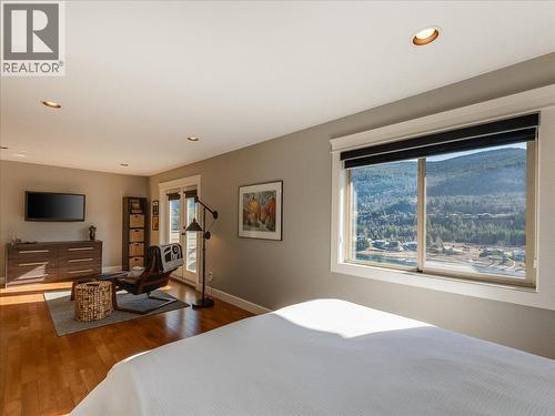 3733 Williston Road, Castlegar, BC - Indoor Photo Showing Bedroom