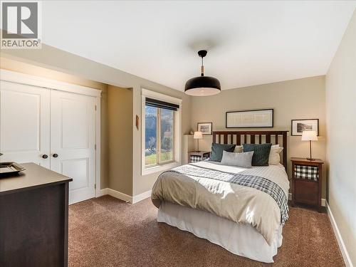 3733 Williston Road, Castlegar, BC - Indoor Photo Showing Bedroom