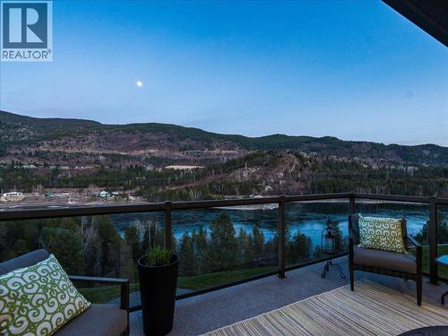 3733 Williston Road, Castlegar, BC - Outdoor
