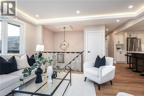 627 Glen Forrest Boulevard, Waterloo, ON - Indoor Photo Showing Living Room