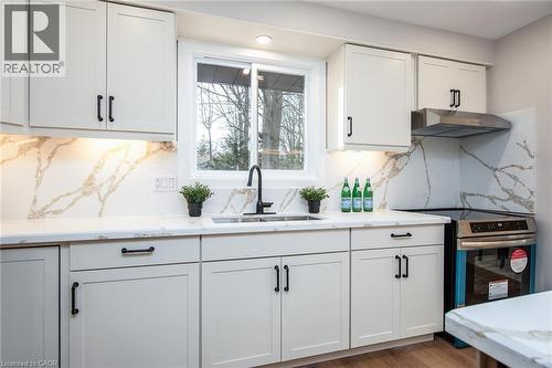 627 Glen Forrest Boulevard, Waterloo, ON - Indoor Photo Showing Kitchen