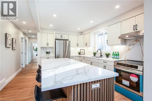 627 Glen Forrest Boulevard, Waterloo, ON - Indoor Photo Showing Kitchen With Upgraded Kitchen