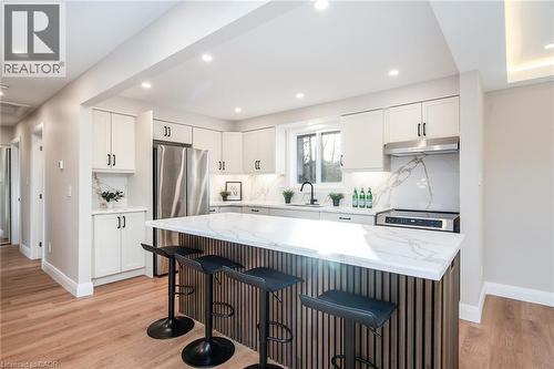 627 Glen Forrest Boulevard, Waterloo, ON - Indoor Photo Showing Kitchen With Upgraded Kitchen