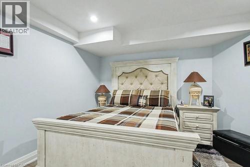 Bedroom with baseboards - 284 Normanhurst Avenue, Hamilton, ON - Indoor Photo Showing Bedroom