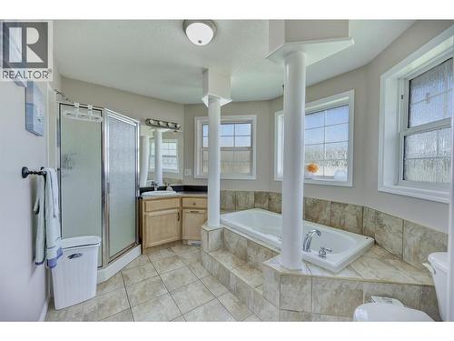270 Willows Place, Oliver, BC - Indoor Photo Showing Bathroom
