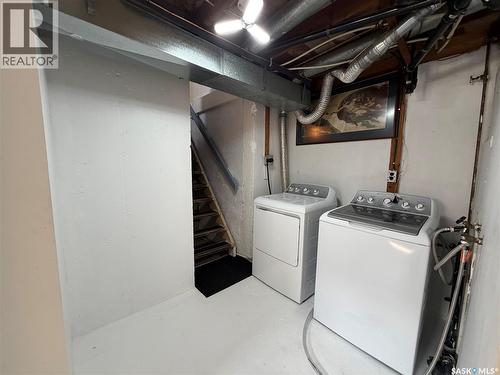 833 K Avenue N, Saskatoon, SK - Indoor Photo Showing Laundry Room