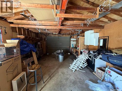 833 K Avenue N, Saskatoon, SK - Indoor Photo Showing Garage