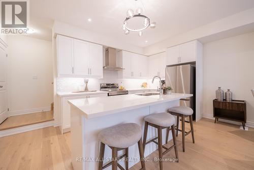 12 GRIFFITH STREET  Aurora, ON L4G 7B6