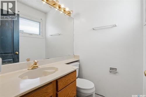 222 Smallwood Crescent, Saskatoon, SK - Indoor Photo Showing Bathroom