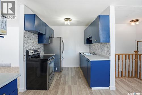 222 Smallwood Crescent, Saskatoon, SK - Indoor Photo Showing Kitchen With Double Sink