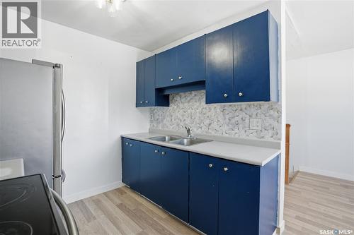222 Smallwood Crescent, Saskatoon, SK - Indoor Photo Showing Kitchen With Double Sink