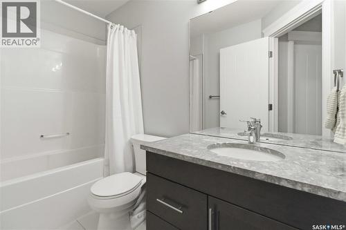 23 111 Rosewood Gate N, Saskatoon, SK - Indoor Photo Showing Bathroom