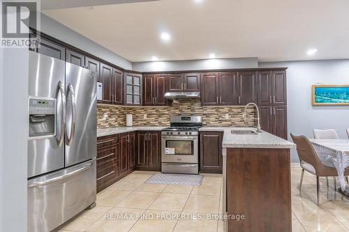 22 Ashmere Road, Brampton, ON - Indoor Photo Showing Kitchen With Upgraded Kitchen